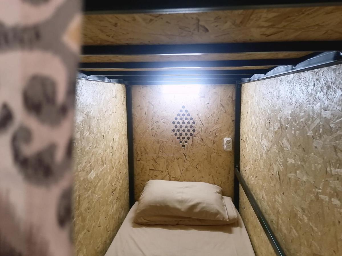 Areva Hostel On Pushkin St. エレバン エクステリア 写真